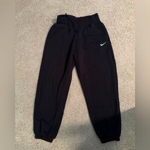 Nike Women’s High Wasted Sweatpants